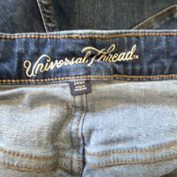 Universal Thread Plus Size 24WR Blue Denim Midrise Bermuda Jean Shorts Modest - Picture 4 of 4